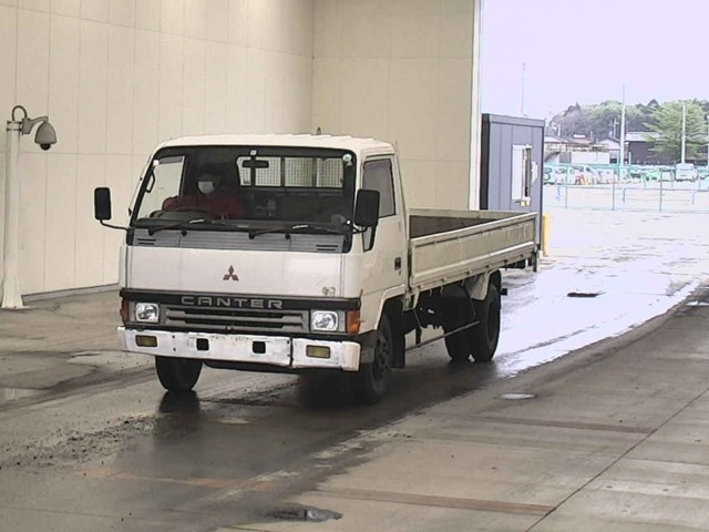 MITSUBISHI CANTER GILA