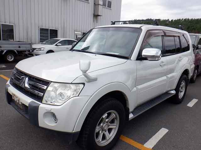 MITSUBISHI PAJERO