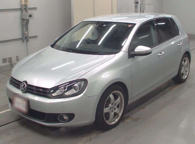 VOLKSWAGEN GOLF TSI High Line