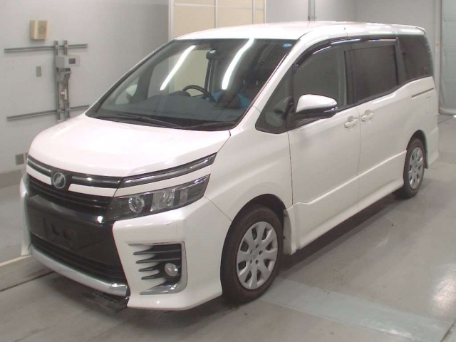TOYOTA VOXY ZS