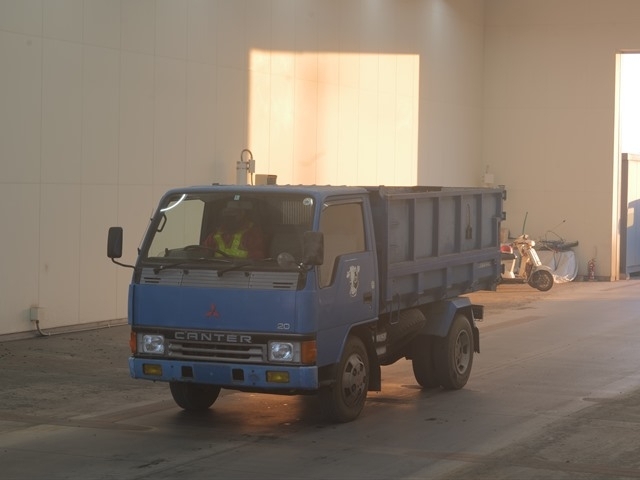 MITSUBISHI CANTER Dump