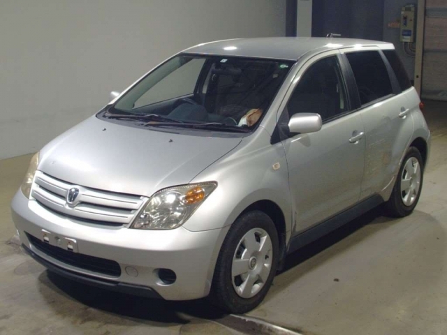 TOYOTA IST