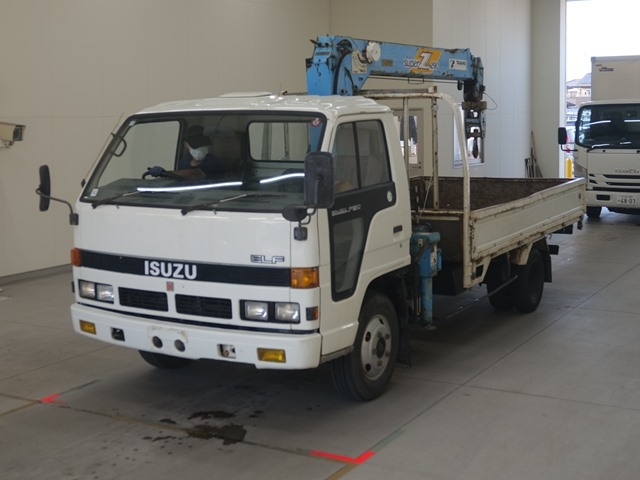 ISUZU ELF TRUCK FLAT BODY