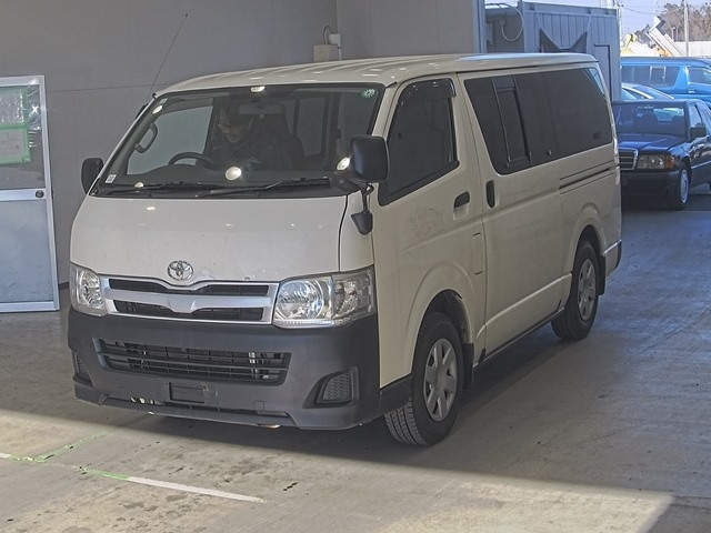 TOYOTA HIACE VAN LONG DX