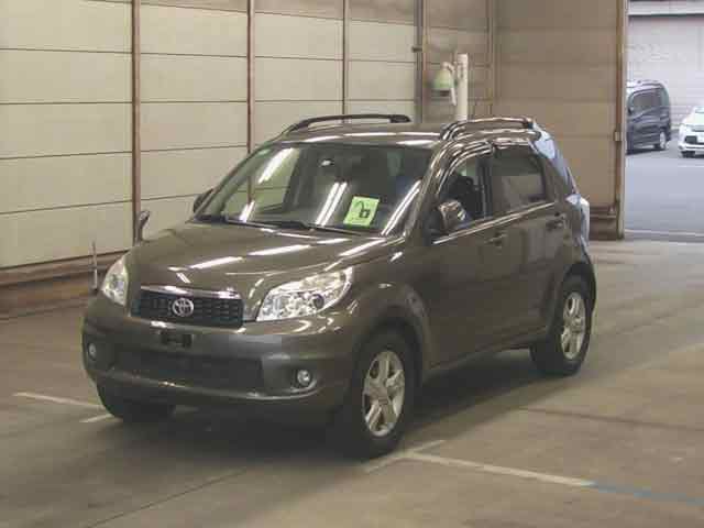 TOYOTA RUSH 