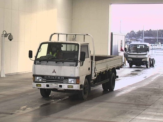 MITSUBISHI CANTER Gila