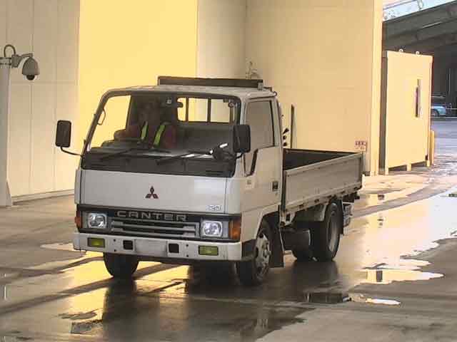 MITSUBISHI CANTER