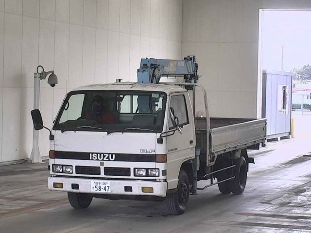 ISUZU ELF Gila . Crane 4 Dan
