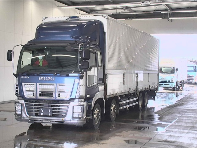 ISUZU GIGA