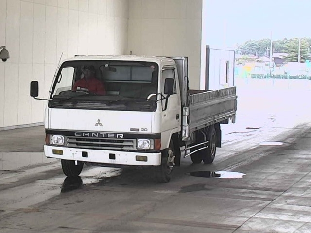 MITSUBISHI CANTER GILA