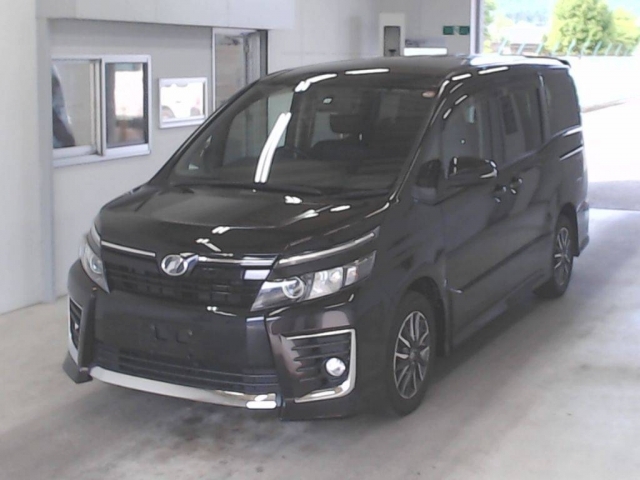 TOYOTA VOXY ZS
