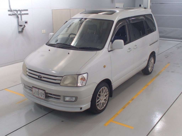 TOYOTA TOWNACE NOAH