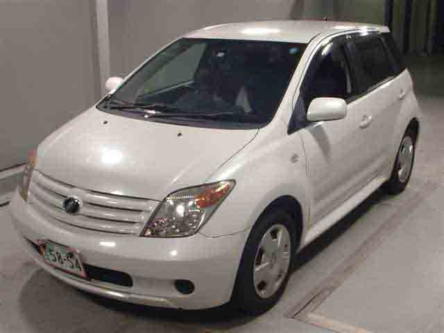 TOYOTA IST