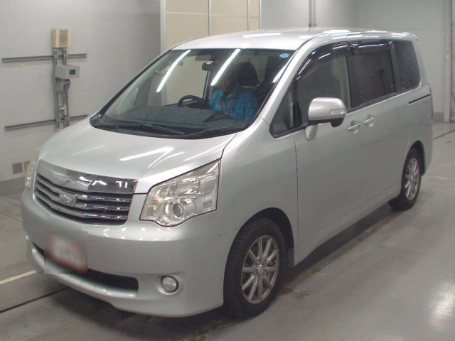 TOYOTA NOAH X L Selection