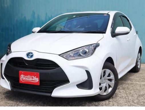 TOYOTA YARIS Hybrid X