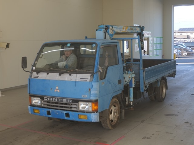 MITSUBISHI CANTER