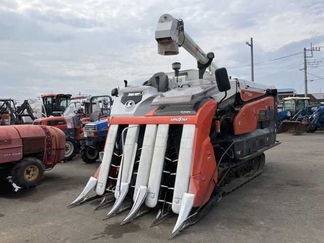 KUBOTA COMBINE HARVESTER AR 70