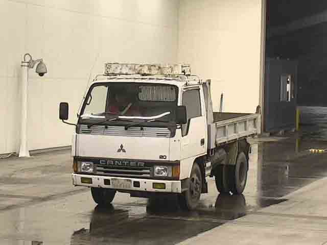MITSUBISHI CANTER