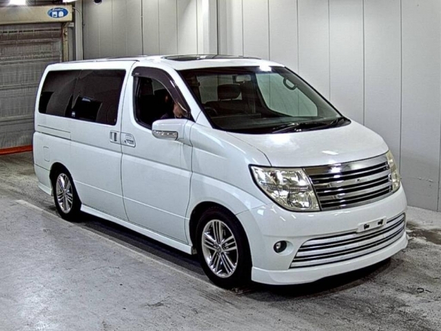 NISSAN ELGRAND