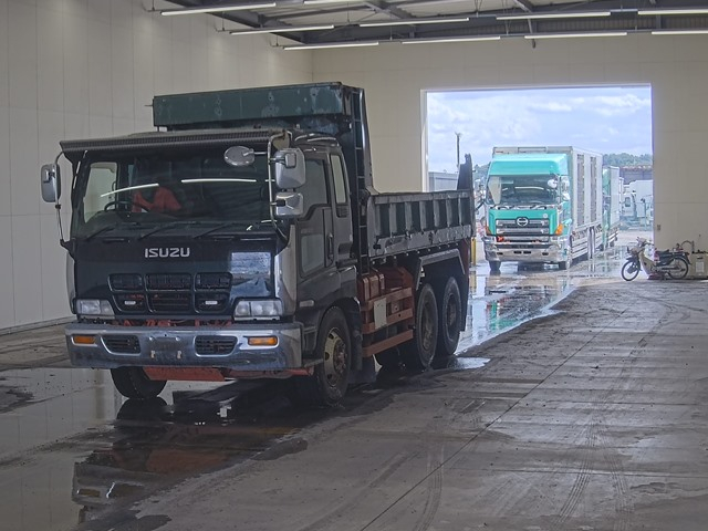ISUZU GIGA