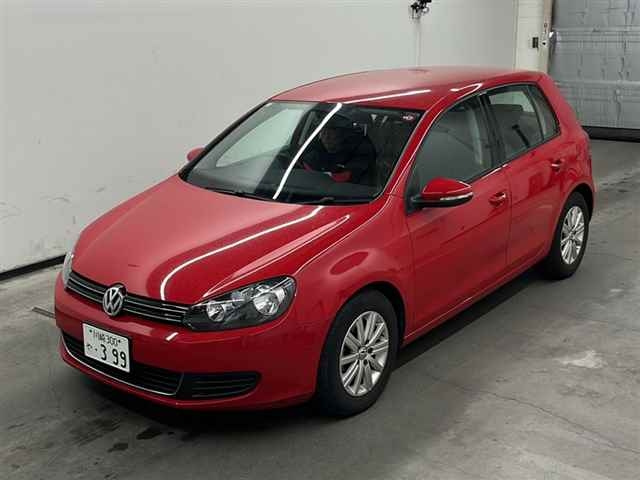 VOLKSWGAEN GOLF TSI Trend Line Premium Edition