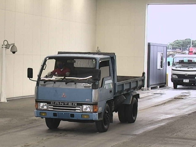 MITSUBISHI CANTER