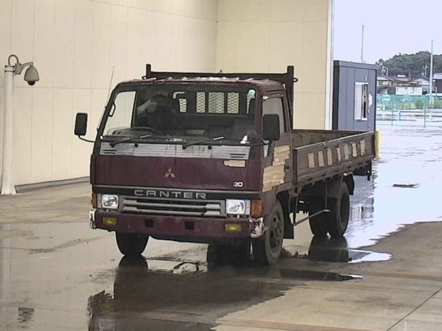 MITSUBISHI CANTER