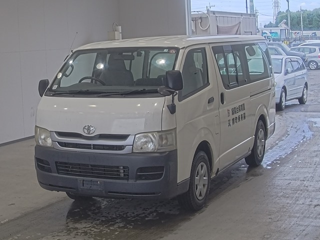 TOYOTA HIACE VAN DX