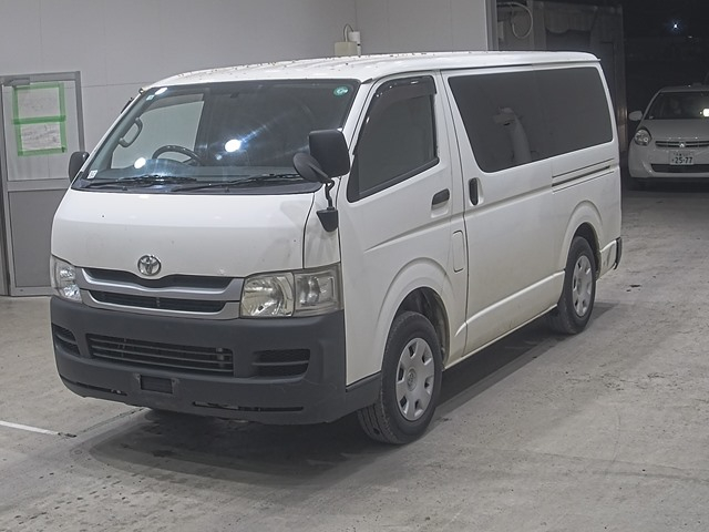 TOYOTA HIACE VAN DX