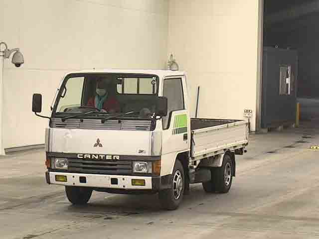 MITSUBISHI CANTER
