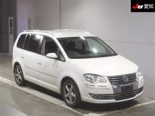 VOLKSWAGEN GOLF TOURAN