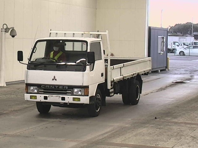 MITSUBISHI CANTER Gila