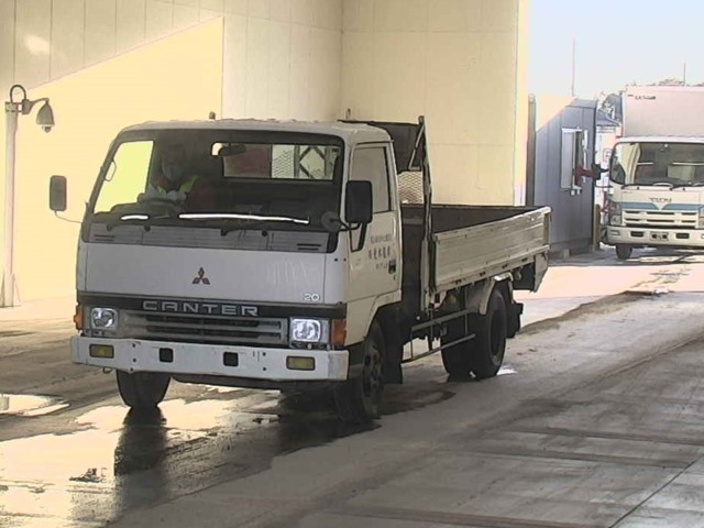 MITSUBISHI CANTER Gila