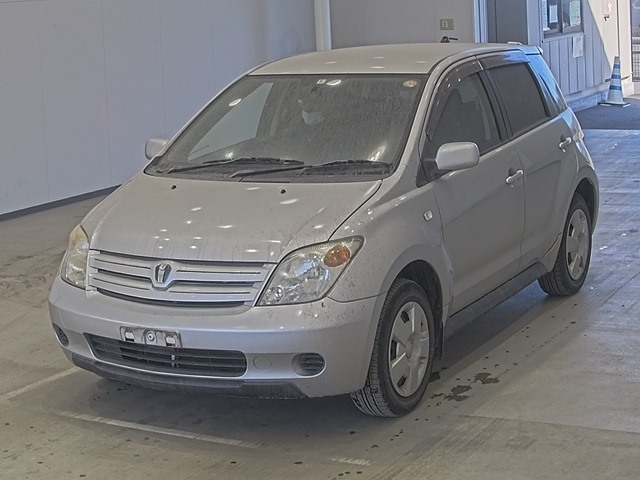 TOYOTA IST 4WD