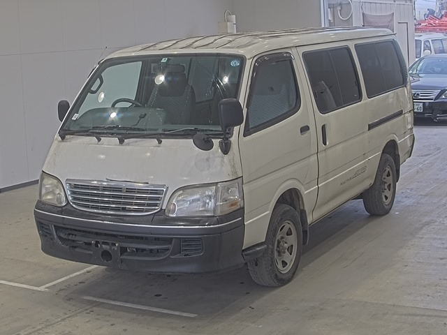 TOYOTA HIACE Deluxe