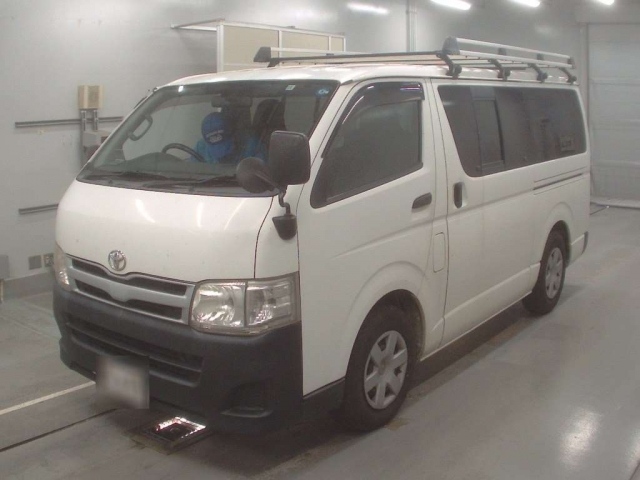 TOYOTA HIACE VAN DX