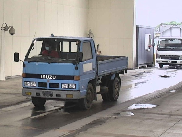 ISUZU ELF Gila