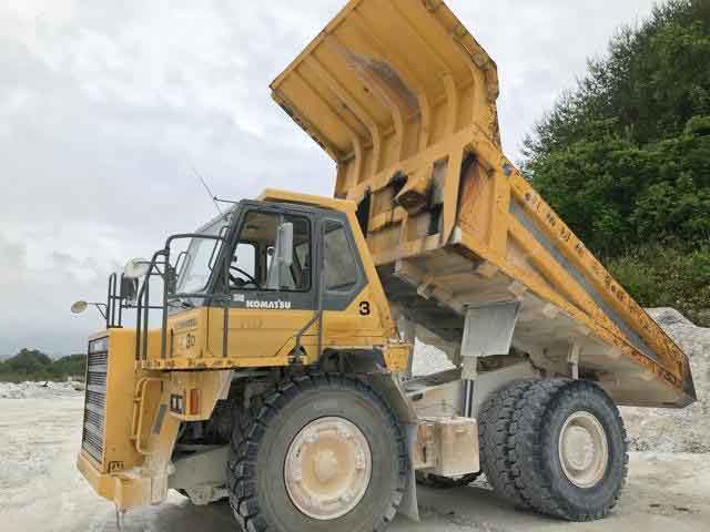 KOMATSU DUMP TRUCK
