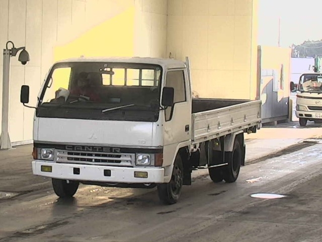 MITSUBISHI CANTER Gila