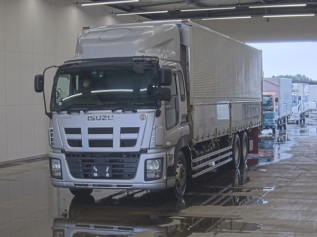 ISUZU GIGA WING TRUCK