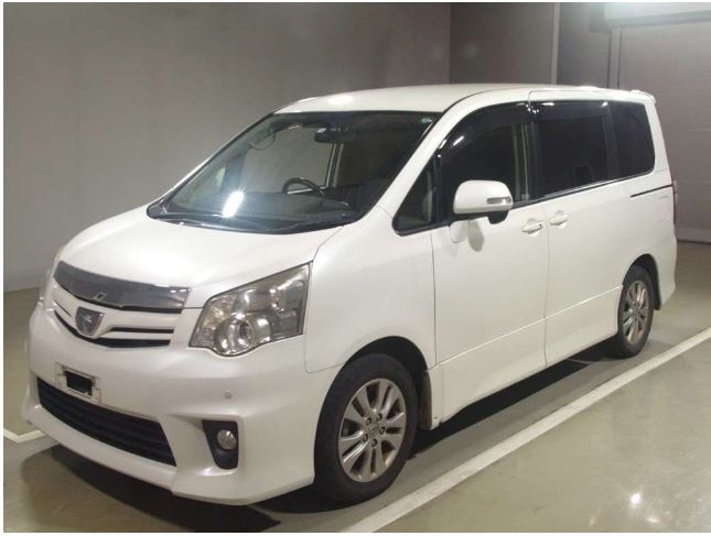 TOYOTA NOAH