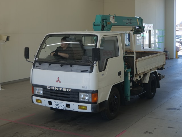 MITSUBISHI CANTER