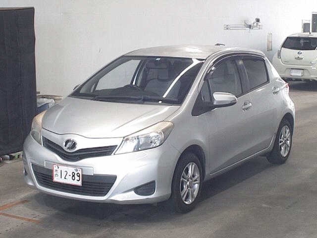 TOYOTA VITZ F