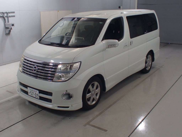 NISSAN ELGRAND