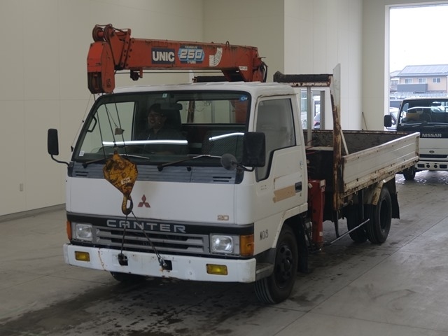 MITSUBISHI CANTER