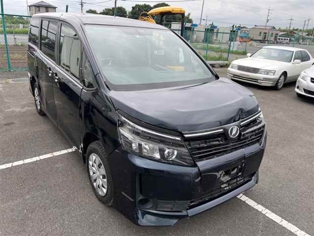 TOYOTA VOXY V
