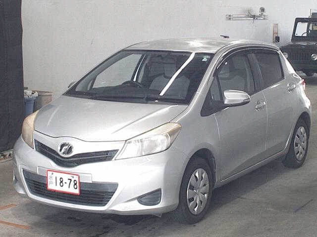 TOYOTA VITZ F