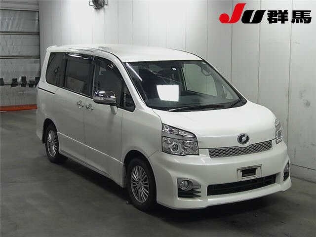 TOYOTA VOXY ZS Kirameki III