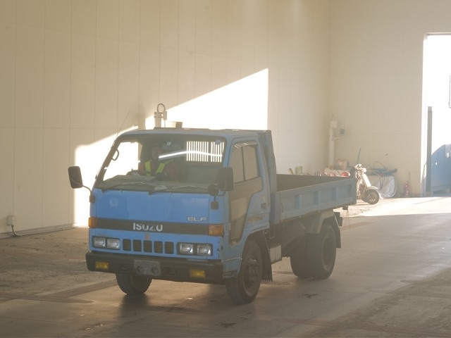 ISUZU ELF Dump