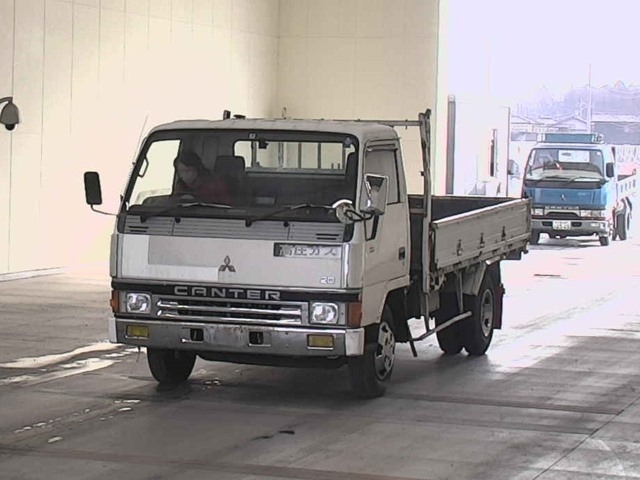 MITSUBISHI CANTER